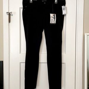 Celebrity Pink little black pant Size 15 NWT